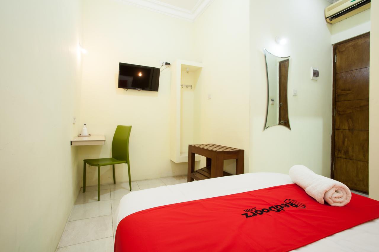 Reddoorz Near Marvel City Mall Wonotjolo Exteriör bild